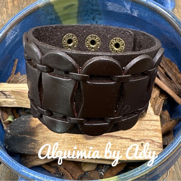 Bohemian hot chocolate leather statement bracelet - Picture 2 of 2